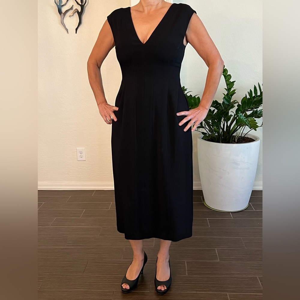 Banana Republic Black Sheath Midi Dress V-Neck Sleeveless, sz 6
